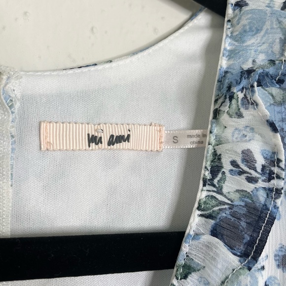 Mi Ami Francesca’s Collection Floral Dress - Picture 9 of 10